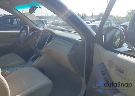 2004 Toyota Highlander V6 from USA, damaged, VIN JTEDP21A340037707